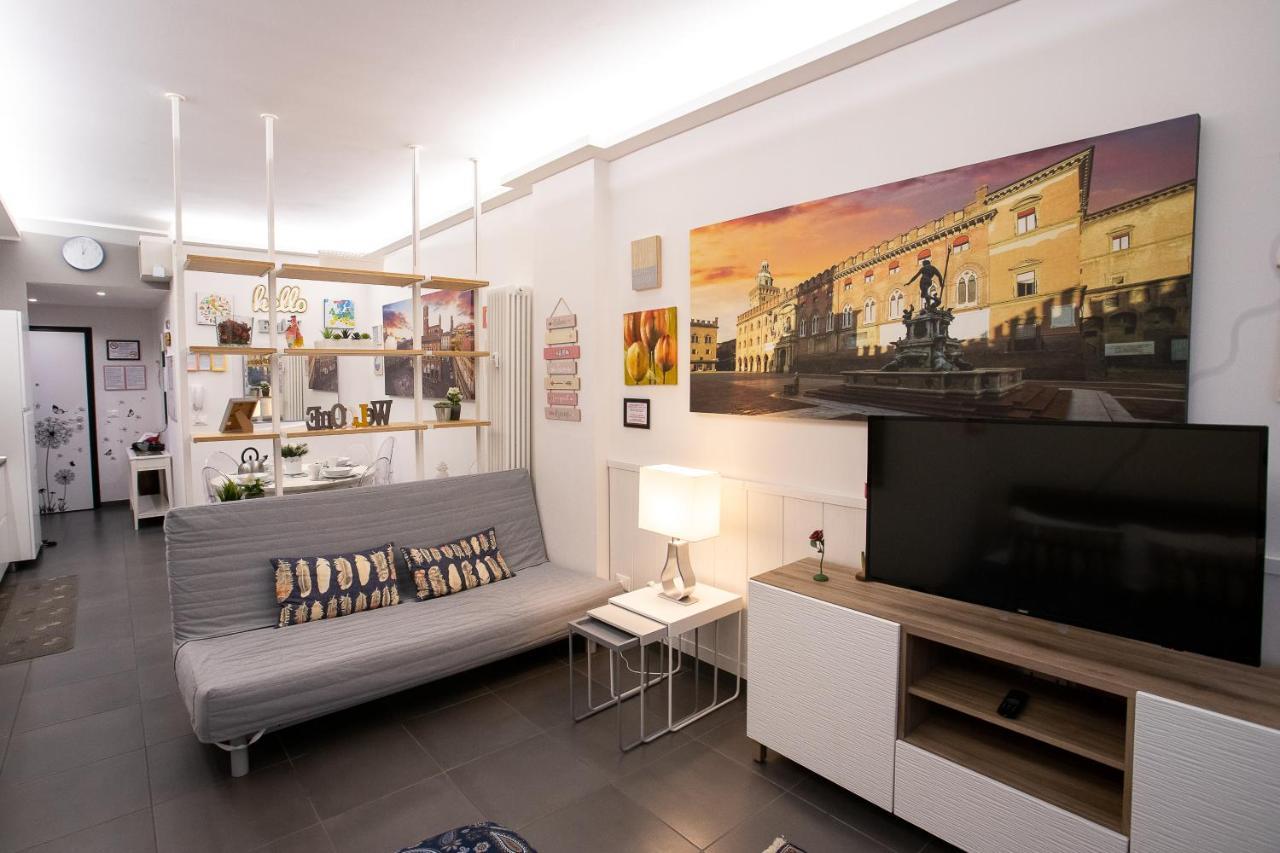 Happy Home Bo Centro Free Private Parking Bologna Bagian luar foto
