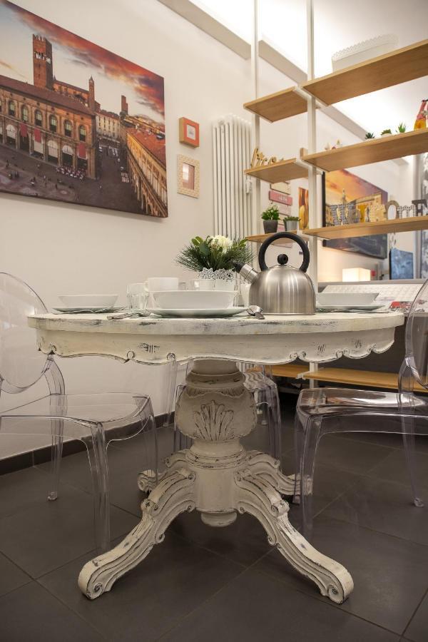 Happy Home Bo Centro Free Private Parking Bologna Bagian luar foto