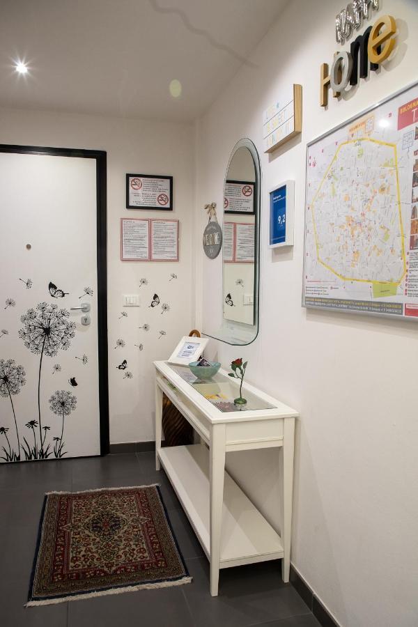 Happy Home Bo Centro Free Private Parking Bologna Bagian luar foto