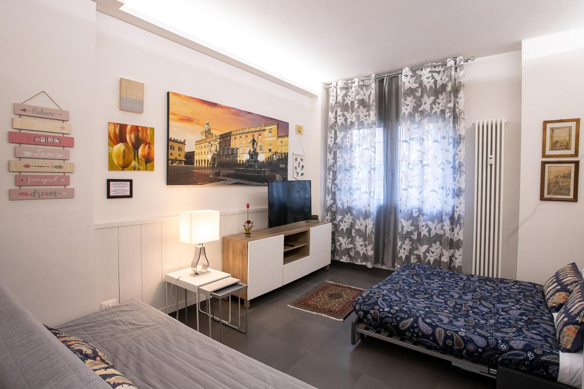 Happy Home Bo Centro Free Private Parking Bologna Bagian luar foto